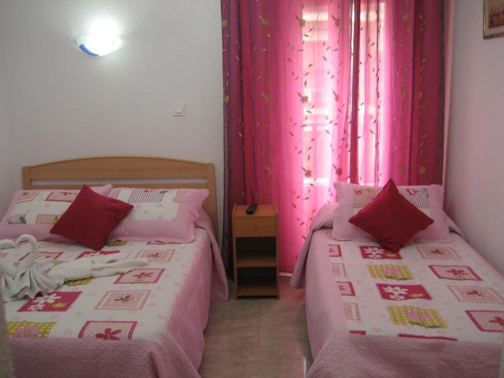 Hostal Huespedes Toledo Madryt Pokój zdjęcie